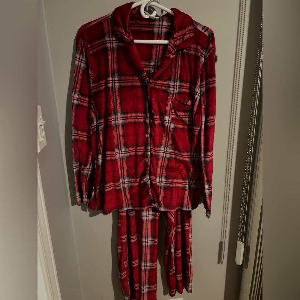 Laura Ashley Plaid Fleecey Pajama Set L